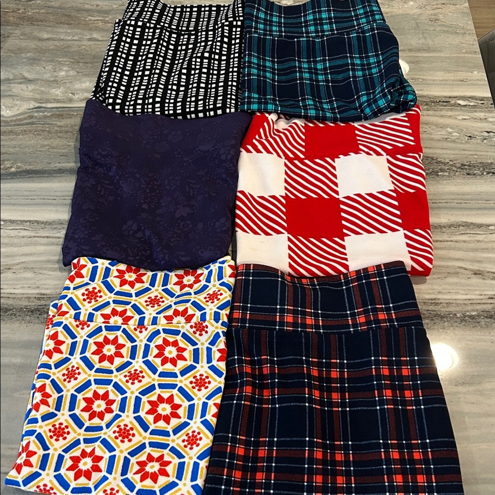 6 Cassie skirts holiday stretchy pencil Skirts LuLaRoe like new sz M unicorns